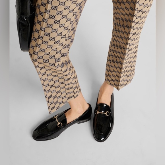 GUCCI
'JORDAN' BLACK LOAFERS WITH HORSEBIT DETAIL IN PATENT LEATHER WOMAN - Picture 2 of 12